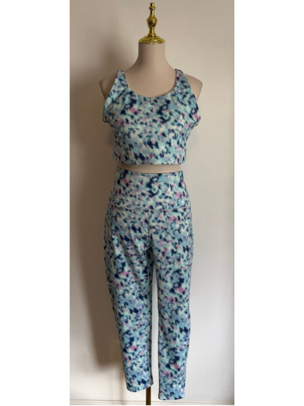Women's MTA Sport Activewear Set XL Blue Pink Printed Leggings and Crop Top